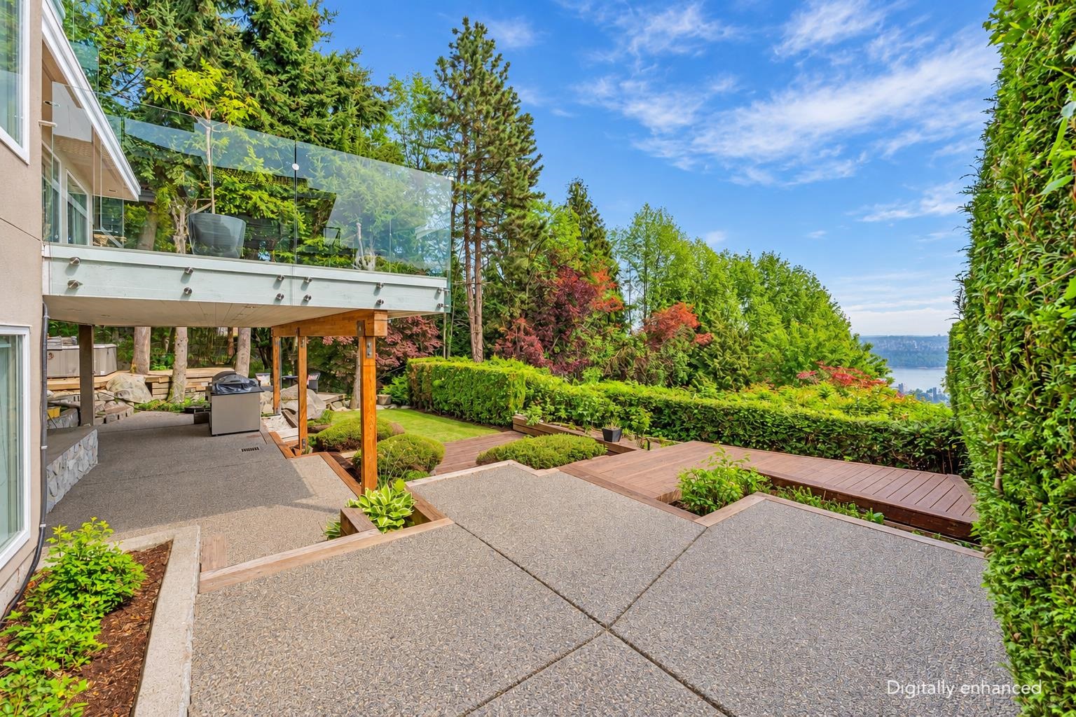 LUXURY RESIDENCE LOCATED IN PRESTIGIOUS CANTERBURY - 1560 Chippendale Court
