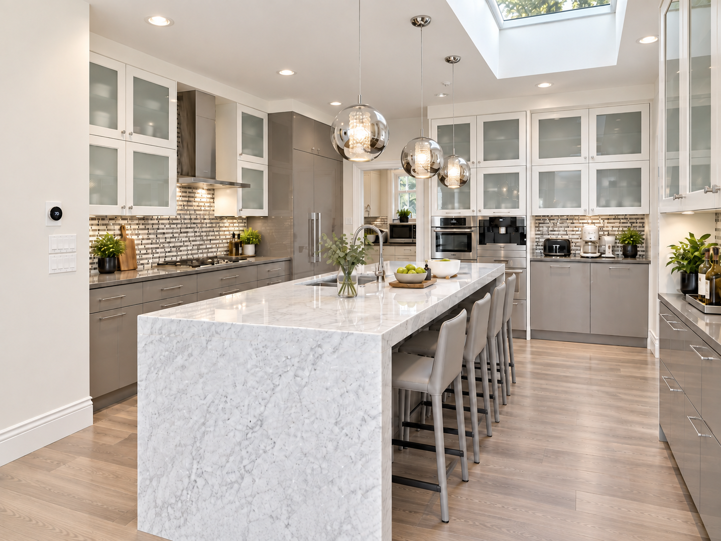 LUXURY RESIDENCE LOCATED IN PRESTIGIOUS CANTERBURY - 1560 Chippendale Court