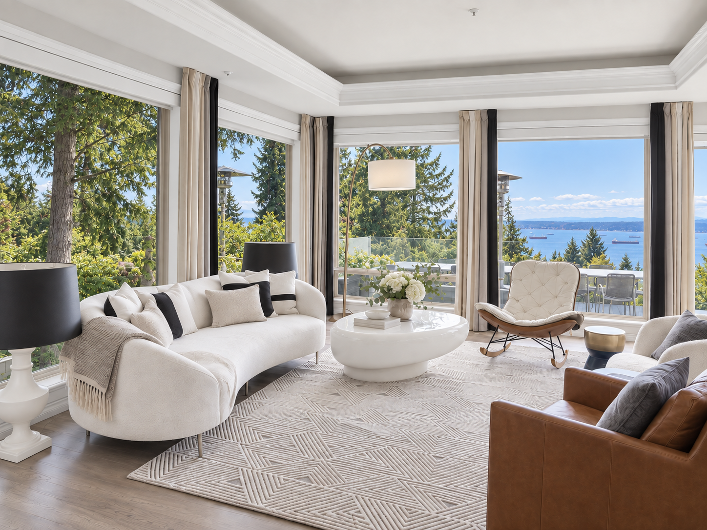 LUXURY RESIDENCE LOCATED IN PRESTIGIOUS CANTERBURY - 1560 Chippendale Court