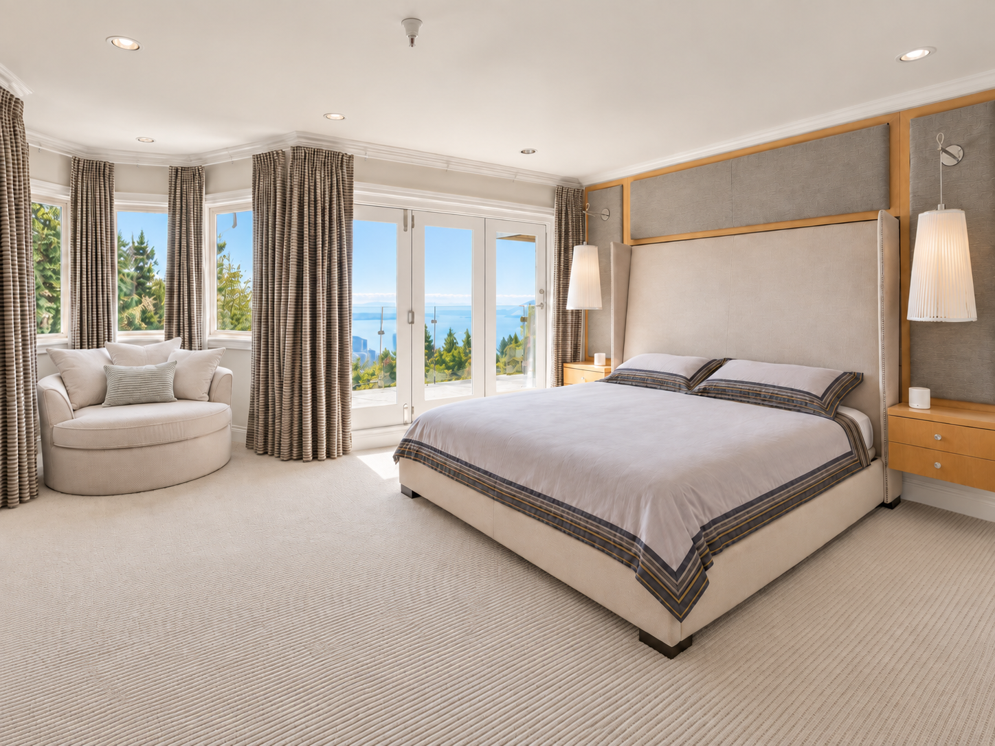 LUXURY RESIDENCE LOCATED IN PRESTIGIOUS CANTERBURY - 1560 Chippendale Court