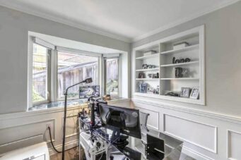 LUXURY RESIDENCE LOCATED IN PRESTIGIOUS CANTERBURY - 1560 Chippendale Court