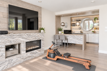 LUXURY RESIDENCE LOCATED IN PRESTIGIOUS CANTERBURY - 1560 Chippendale Court