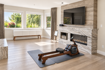LUXURY RESIDENCE LOCATED IN PRESTIGIOUS CANTERBURY - 1560 Chippendale Court