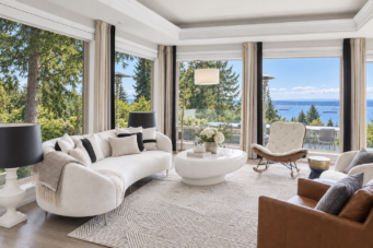 LUXURY RESIDENCE LOCATED IN PRESTIGIOUS CANTERBURY - 1560 Chippendale Court