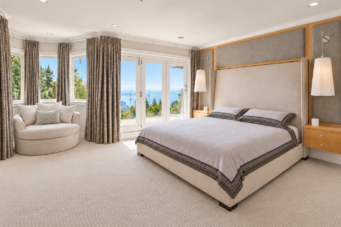 LUXURY RESIDENCE LOCATED IN PRESTIGIOUS CANTERBURY - 1560 Chippendale Court