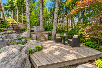 LUXURY RESIDENCE LOCATED IN PRESTIGIOUS CANTERBURY - 1560 Chippendale Court