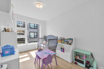 NORTH SHORE SANCTUARY AT THE TRAILS - 137 535 E 2nd Street, North Vancouver