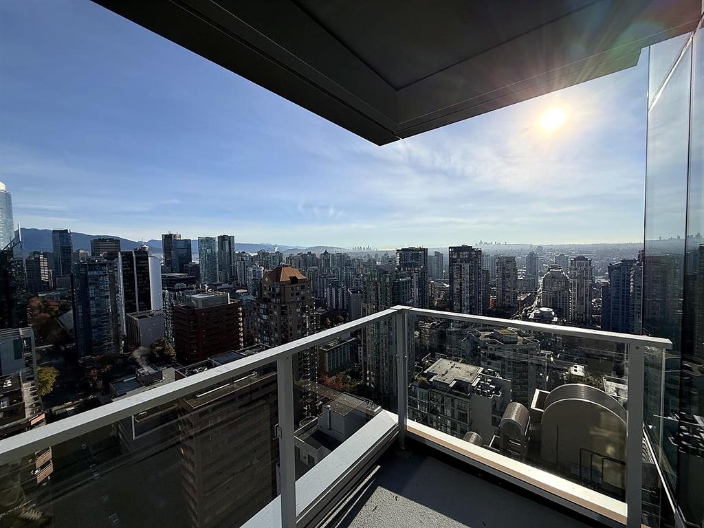 EXPERIENCE ELEVATED LUXURY LIVING IN THE HEART OF DOWNTOWN VANCOUVER - 2903 1277 Hornby Street, Vancouver