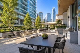 EXPERIENCE ELEVATED LUXURY LIVING IN THE HEART OF DOWNTOWN VANCOUVER - 2903 1277 Hornby Street, Vancouver