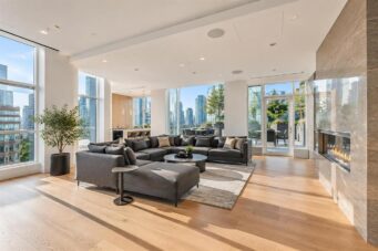 EXPERIENCE ELEVATED LUXURY LIVING IN THE HEART OF DOWNTOWN VANCOUVER - 2903 1277 Hornby Street, Vancouver